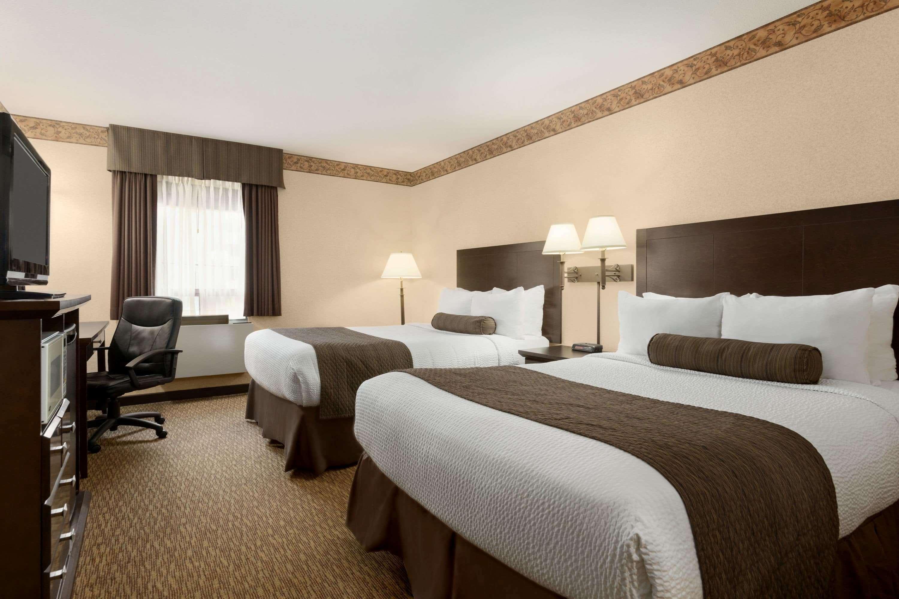 Days Inn & Suites By Wyndham Sault Ste. Marie On Extérieur photo