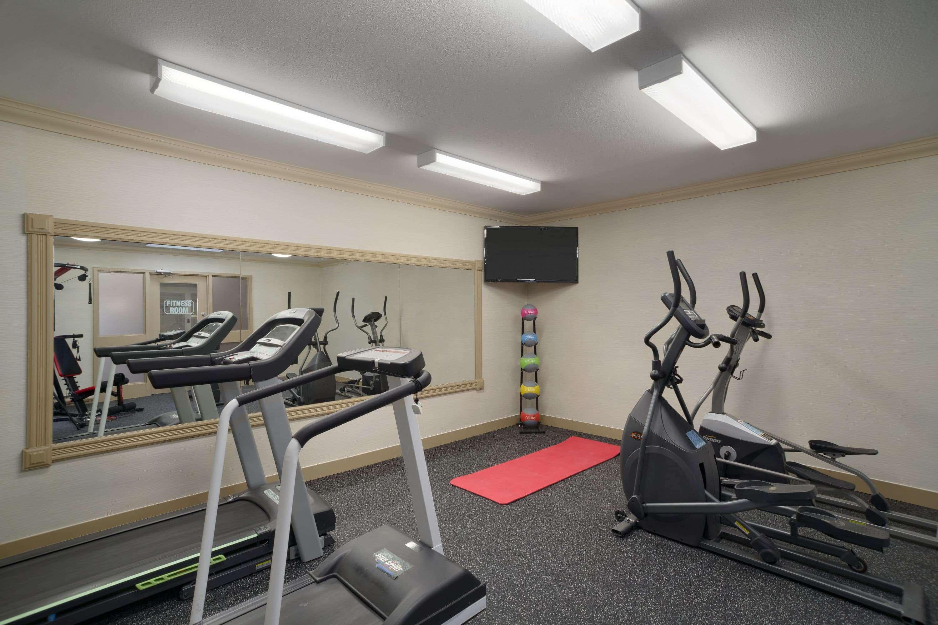 Days Inn & Suites By Wyndham Sault Ste. Marie On Extérieur photo