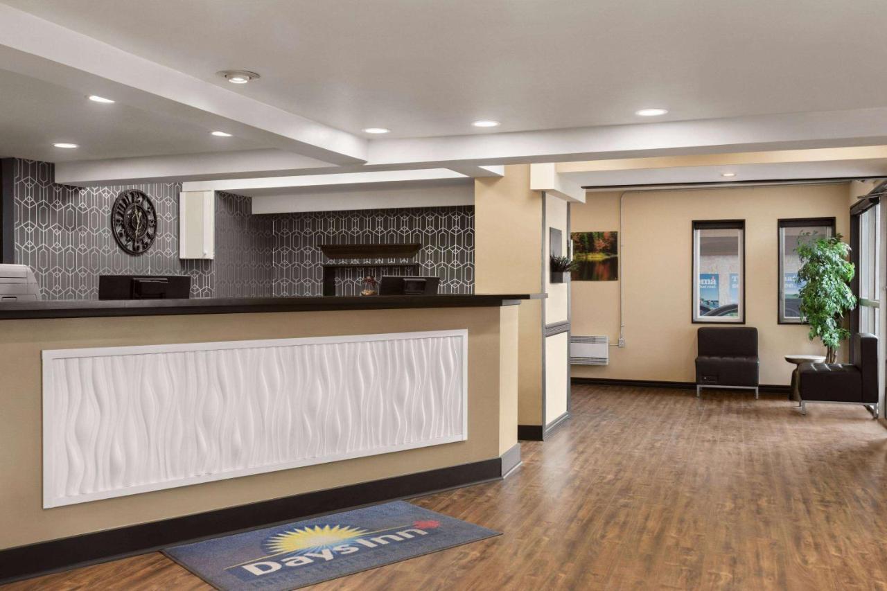Days Inn & Suites By Wyndham Sault Ste. Marie On Extérieur photo
