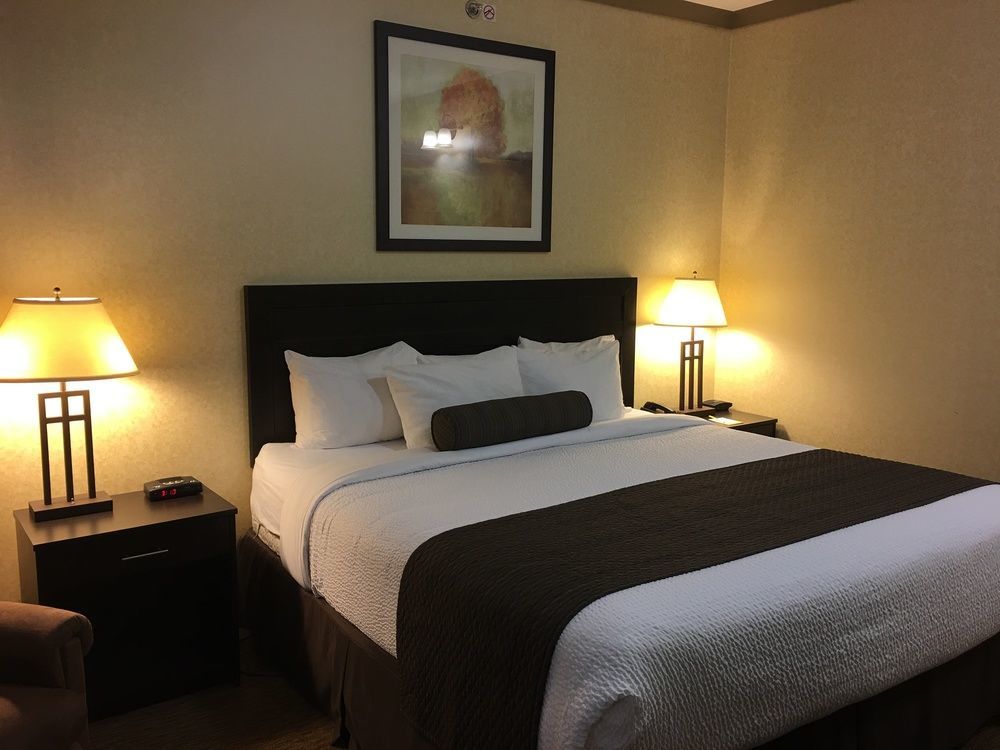 Days Inn & Suites By Wyndham Sault Ste. Marie On Extérieur photo